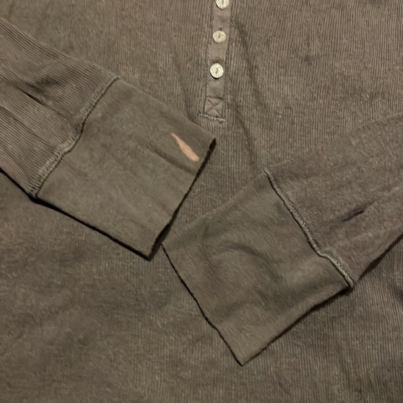 VICTORIA’S Secret Gray Long‎ Sleeve Scoop Neck Woman’s Shirt - Picture 4 of 7